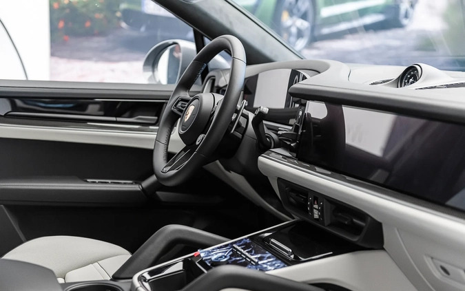 Porsche Cayenne cena 1091457 przebieg: 10, rok produkcji 2023 z Jedwabne małe 742